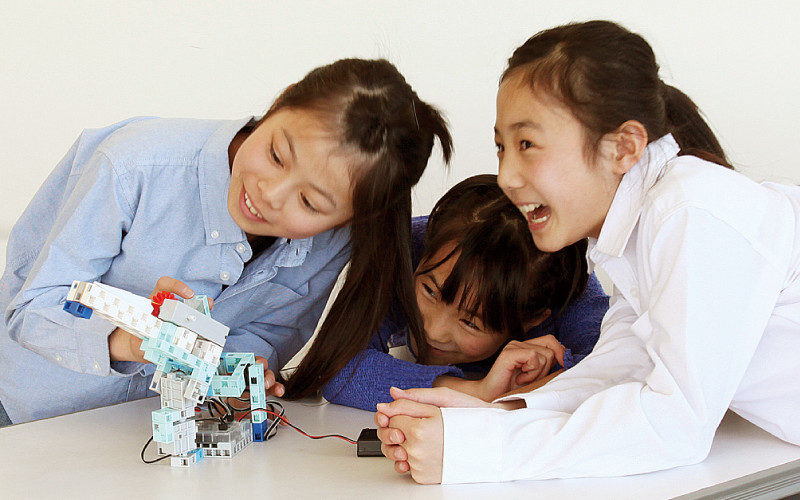 岐阜でプログラミングを学ぶなら【ながらロボットプログラミング教室】へ～子供たちが楽しく学んでいます～